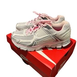 Nike Zoom Vamero White Pink